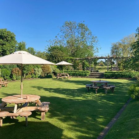 The Brisley Bell Hotel Luaran gambar