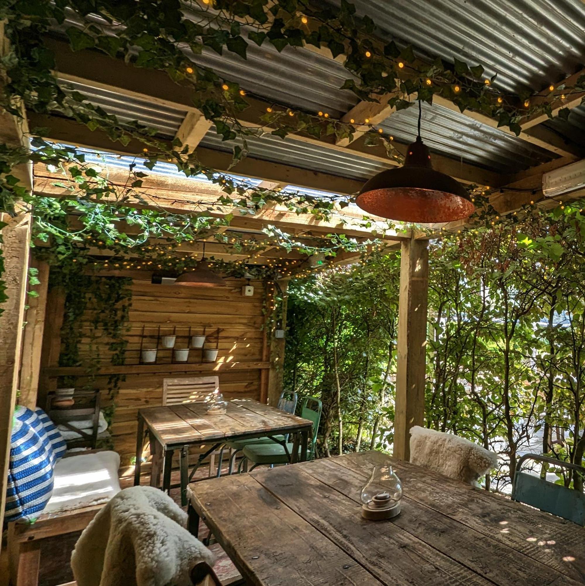 The Brisley Bell Hotel Luaran gambar